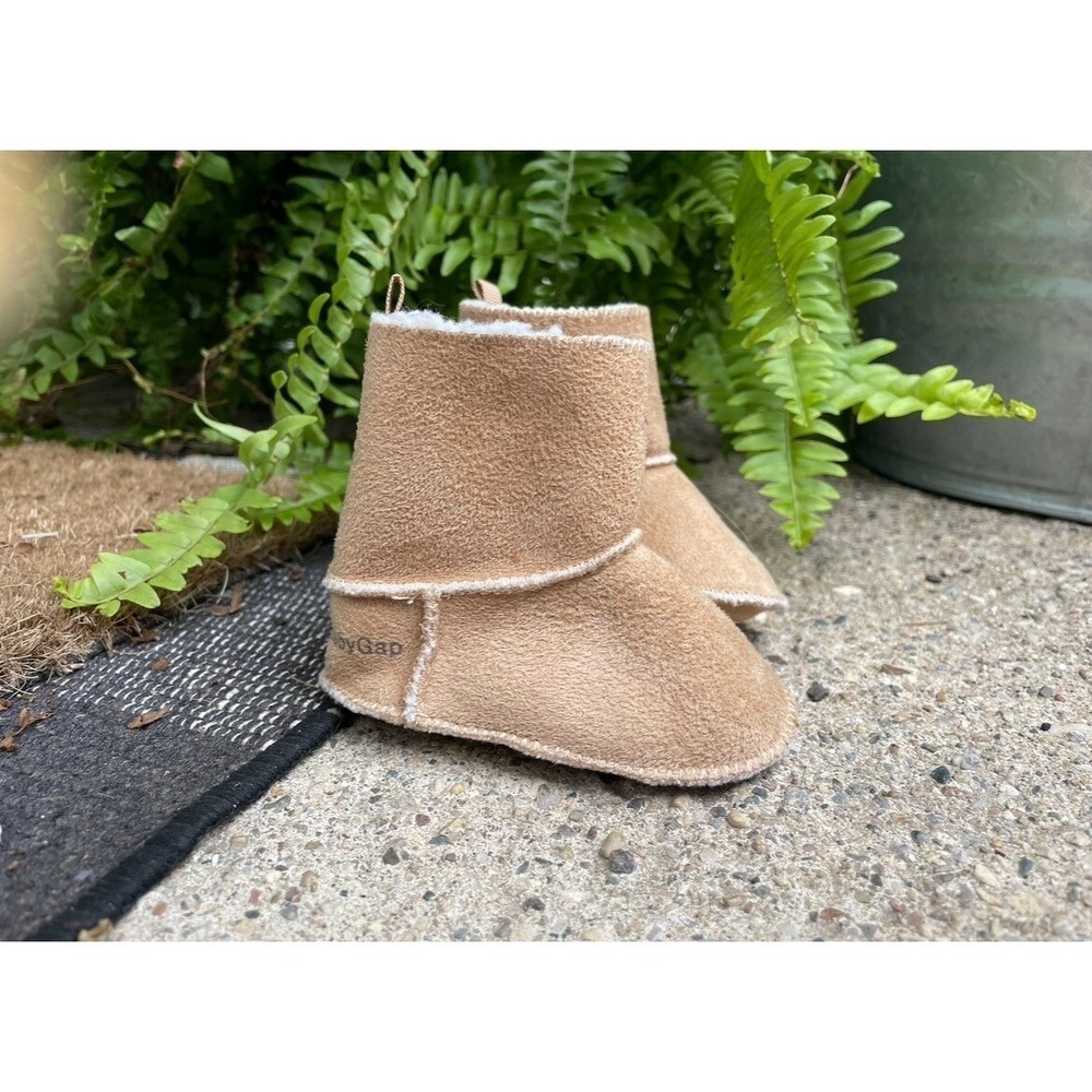 Baby GAP‎ Sherpa Lined Boots Booties,Size 0-3 Months